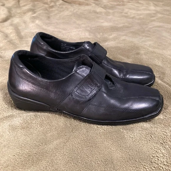 EUC Andrew Geller Leather Slip On Walking Shoes Black Size 9M