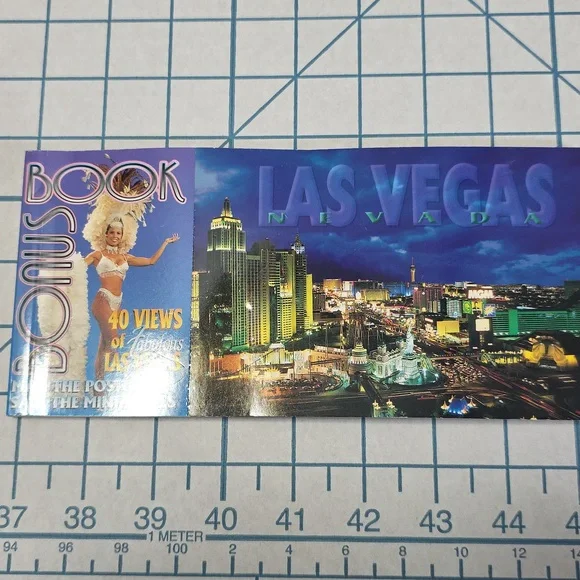 Las Vegas Postcard w Bonus Book - 40 Postcards & Miniatures‎