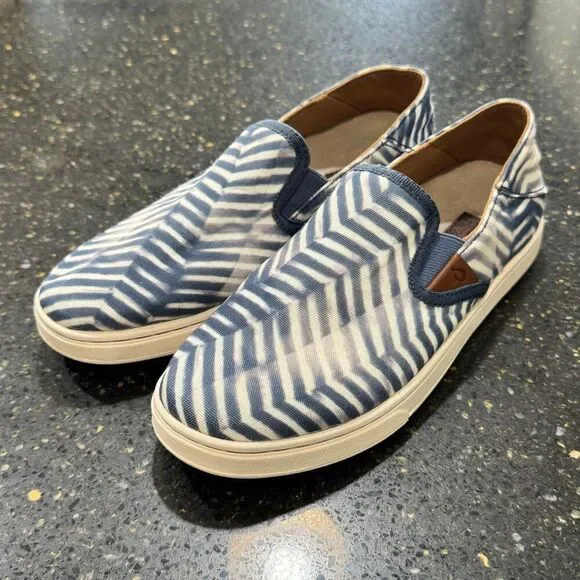 Olukai Pehuea Pa’i Loafers. Blue/white. Size 7.