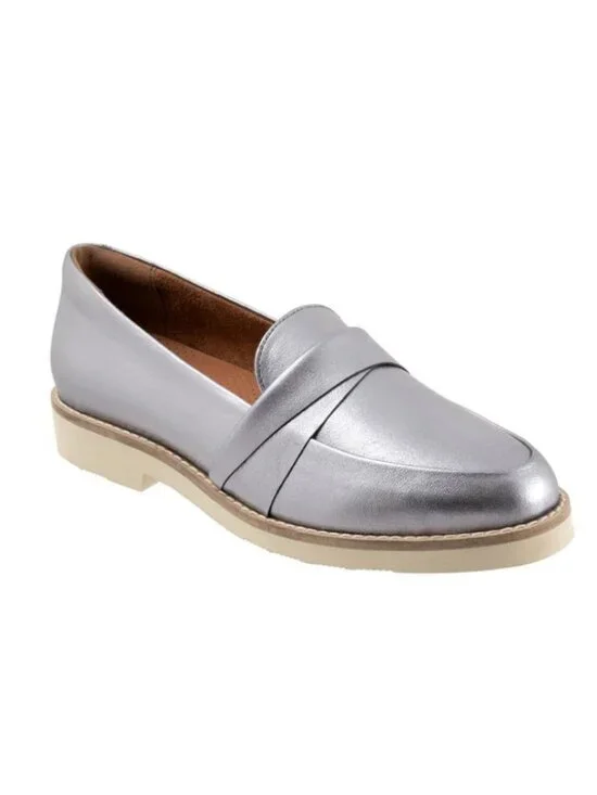 SoftWalk Women's Walsh Leather Comfort Loafer - Pewter
