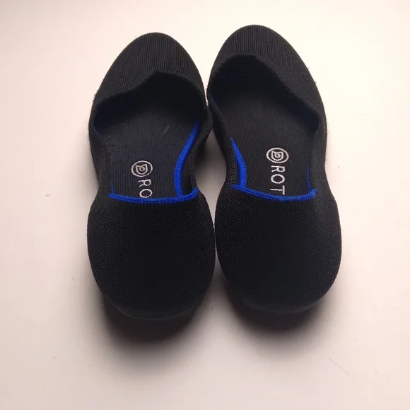 Rothy's Black flat shoe round toe blue trim on upper heel 8.5