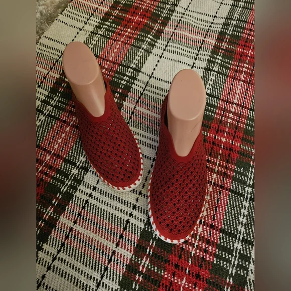 ILSE JACOBSEN 'Tulip' Beautiful Deep Red Slipons 7/37 VERY GOOD Pre-owned