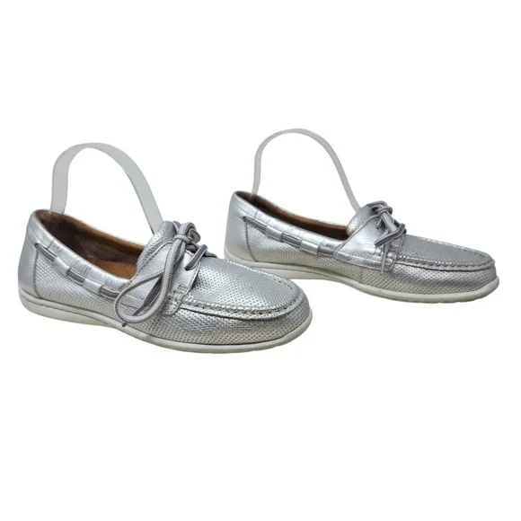 Clarks Boat Shoe 7.5 Wom Cliffrose Silver Metallic Perforated Leather ExtraLight