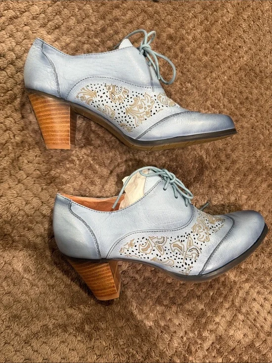 NEW L'ARTISTE Agila Sky Blue Lace-Up heels
