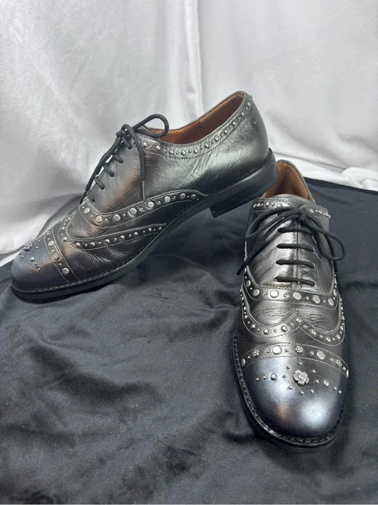 COACH Tegan Oxford Gunmetal Leather Tea Rose Silver Stud Lace Up Shoes M Sz 7.5