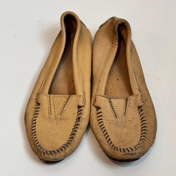 Minnetonka Leather Driving Shoe Size 8