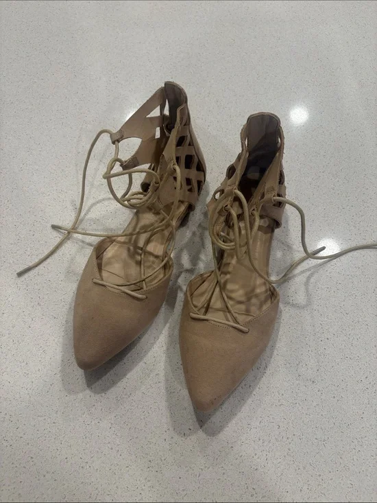 Lace-Up Pointed Toe Flats in Tan