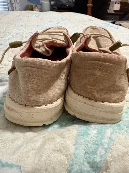 HEYDUDE Women's Wendy Chambray size 9