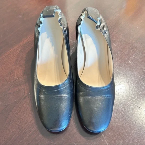 Everlane Day Heel in Black Leather – Classic Ballet Style Pumps, Size 7