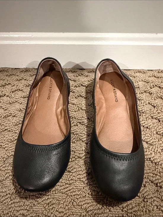 Lucky Brand Black Leather Round-Toe Ballet Flats (LK-EMMIE)