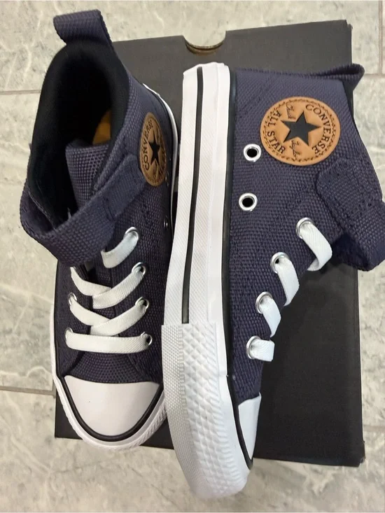 New boys Sz 12 Converse High Top Shoes No tie