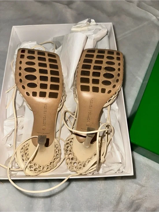 Bottega Veneta Cream Woven Lace-Up Heels