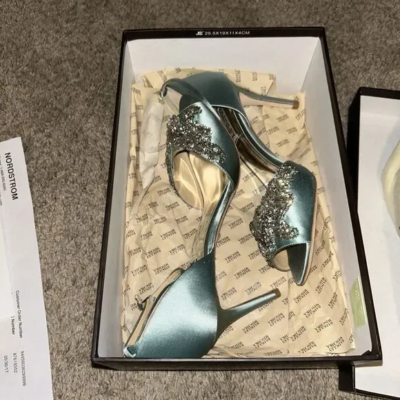 Badgley Mischka Barker Blue Mist Satin Rhinestone Ankle Strap Wedding Heels Sz 8