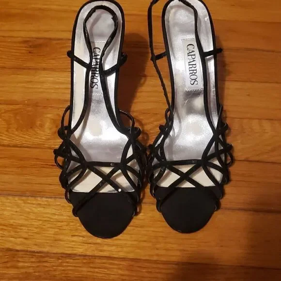 SIZE 7 Caparros scrappy black heels