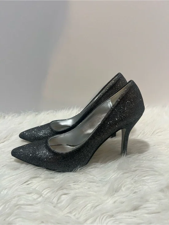 Nine West NW Flax size 6 black/silver gunmetal  glitter 3.5 inch heels