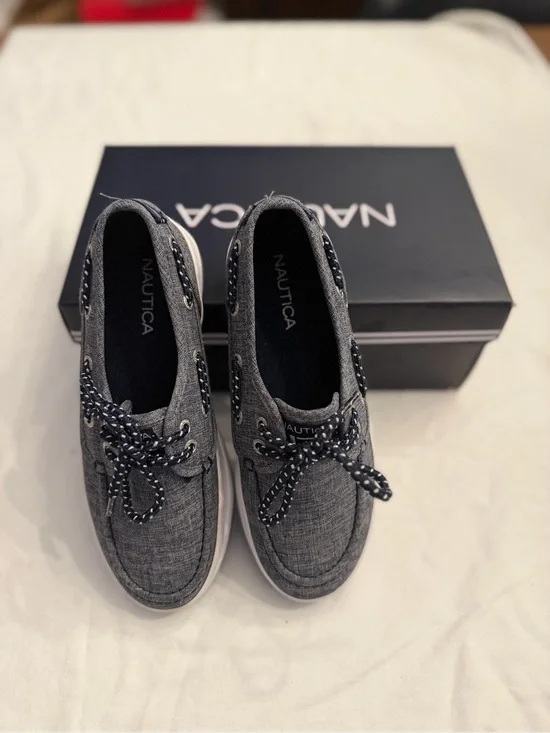 Nautica Boys Gray Chambray Boat Shoes Size 2 Youth Lace-Up Casual Deck Shoes