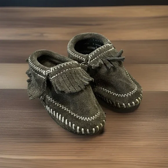 Minnetonka Moccasins Shoes Size 0 Grey Gray Suede Leather Baby Infant 1161S