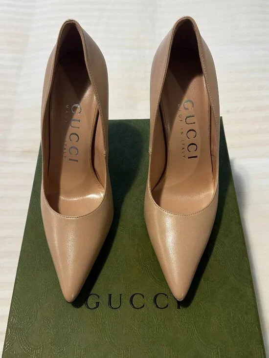 GUCCI Leather Malaga Kid Anita Pumps - Size 6.5/ 36.5 pristine condition