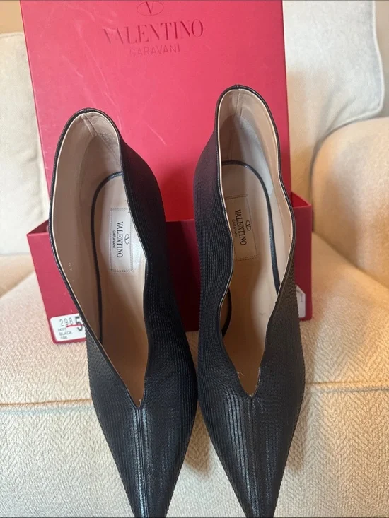 Valentino Black Ribbed Pointed Toe Heels