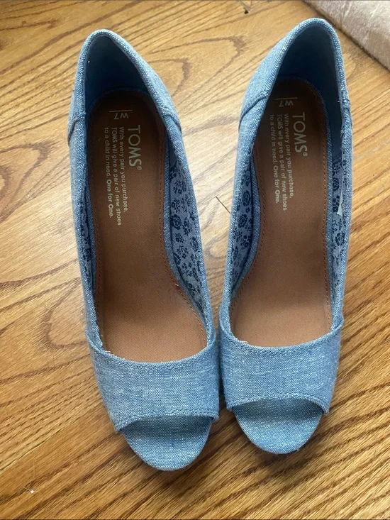 TOMS Light Blue Chambray Peep-Toe Heels