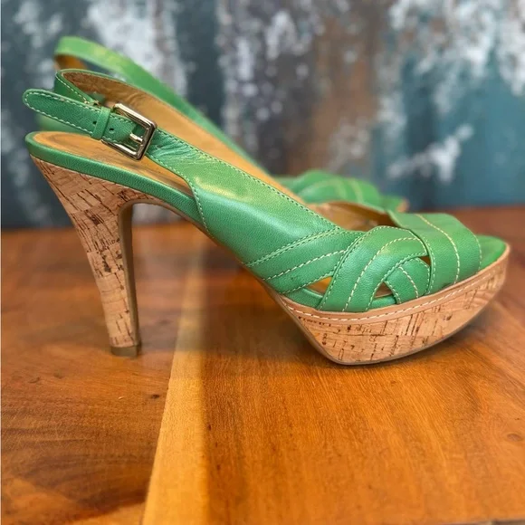 Nine West Vintage Y2K Green/Tan Leather Cork Platform Heels (GUC)