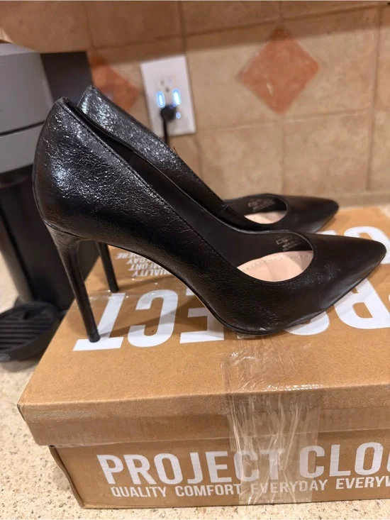 Classic Black Pointed-Toe Stiletto Pumps