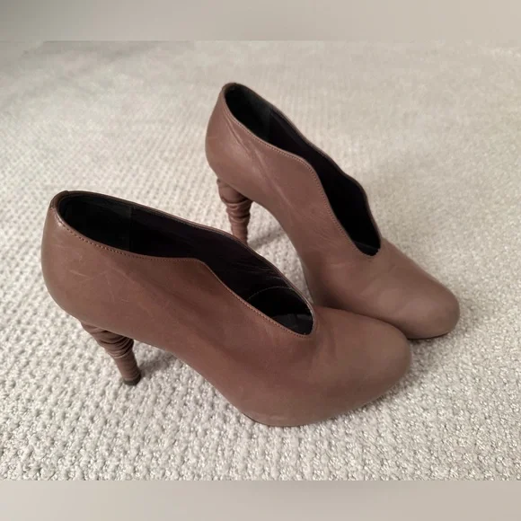 Row Leather Heels Size 6 Made in Italy