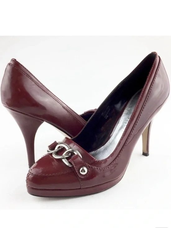 WHBM WINE CHAIN ACCENT LOAFER HEELS