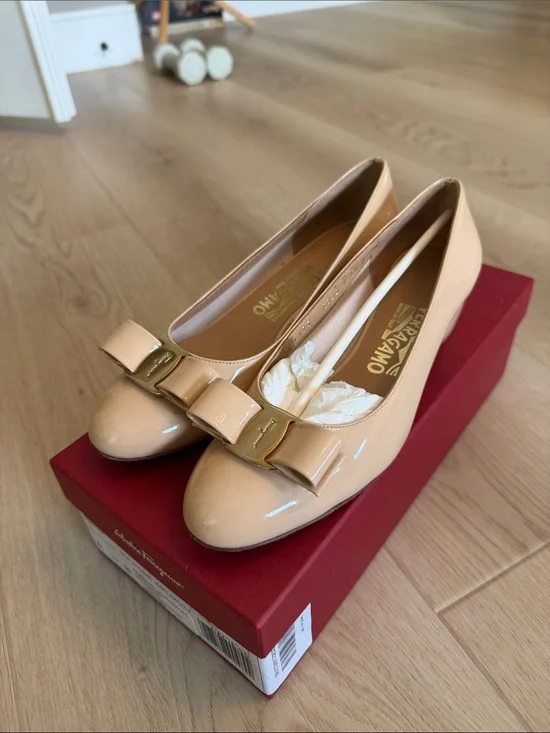 Salvatore Ferragamo Beige Patent Vara Bow Pumps