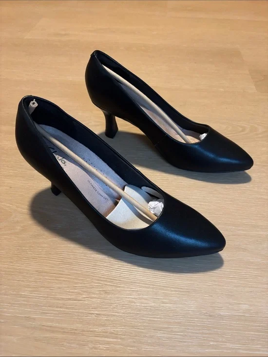 NIB Clarks Collection Women's Kataleyna Gem Pump size 9W
