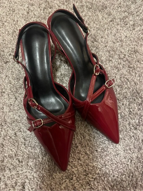 Women’s Pointed Patent Slingback Kitten Heels in Deep Red