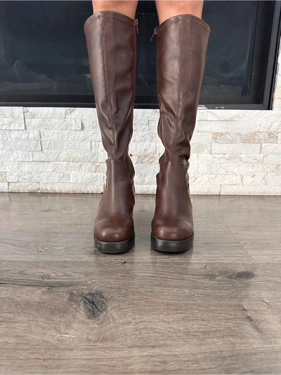 Classic Women's Knee-High Brown Pleather Boots