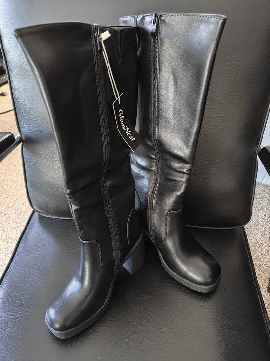 Glamnest Women's Black Knee-High Platform Boots