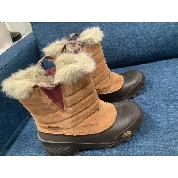 The North Face Boys Comfort Round Toe Winter Snow Boots Size US 4
