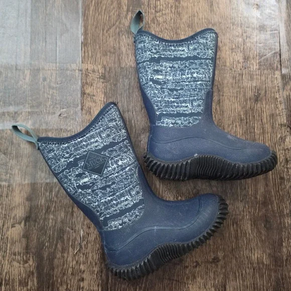 MUCK Waterproof Boots Kids Size C8 Blue White Abstract Print Slip On Rain Mud