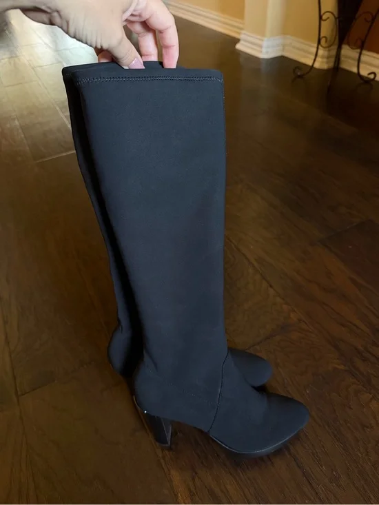 Donald Pliner Enisa Platform Black Tall Stretch 3.5