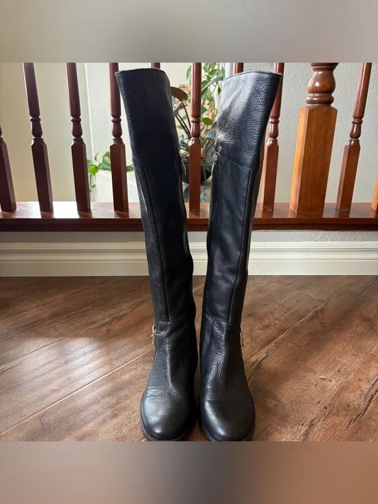 Vince Camuto Women’s 8.5M Black Leather Knee High Riding Boots Side Zip Buckle