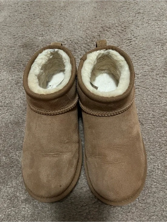 UGG Ultra Mini