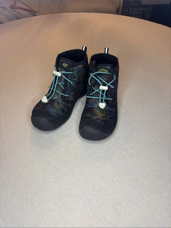 Keen Kids Black Multicolor Topographic Pattern Boots