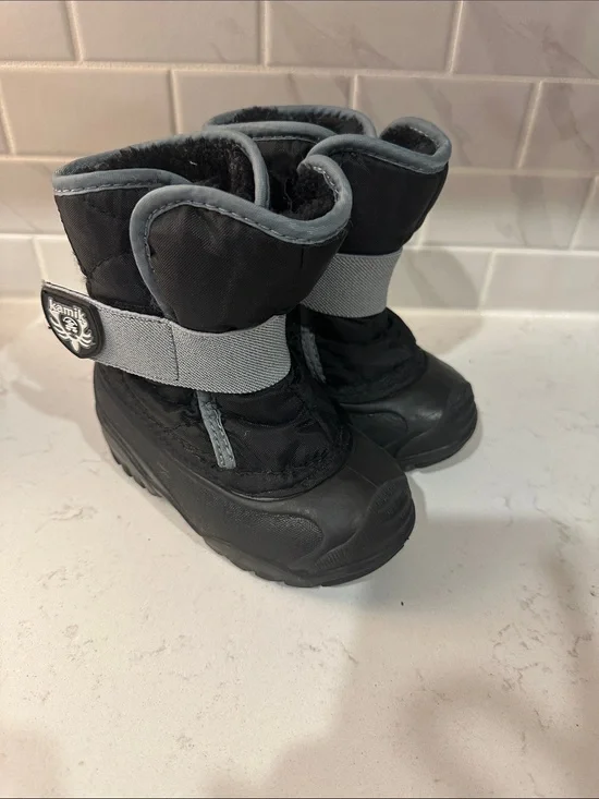 Kamik kids snow boots