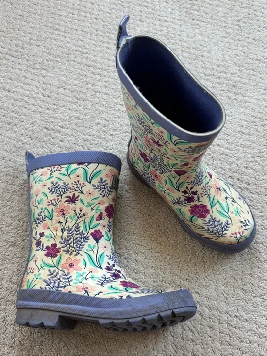 HatLey Kids Floral Rain Boots in Cream and Purple