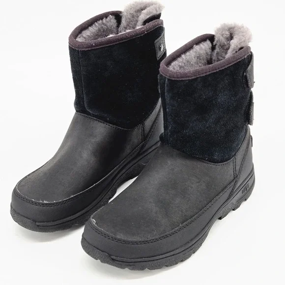 UGG Kids Butte II Waterproof Black Leather Suede Winter Boots 1012383K Size 2