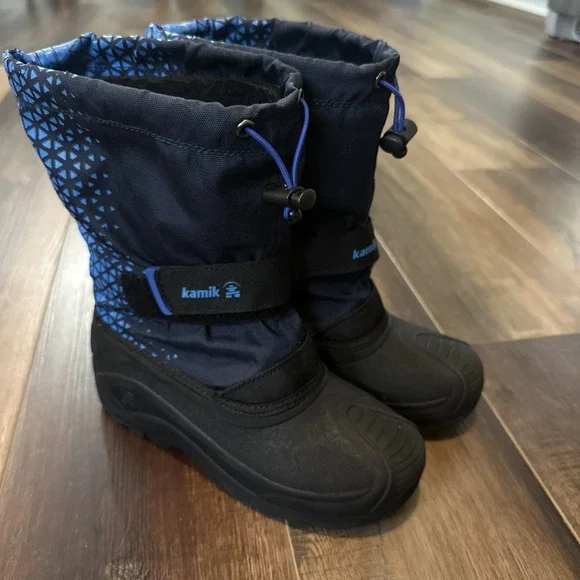 Kamik Boys Snowfall P2 Winter‎ Boots Size 4 Black And Blue Adjustable