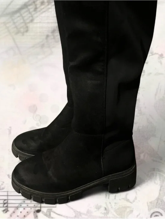 Black Women's Knee-High Chunky Sole Boots