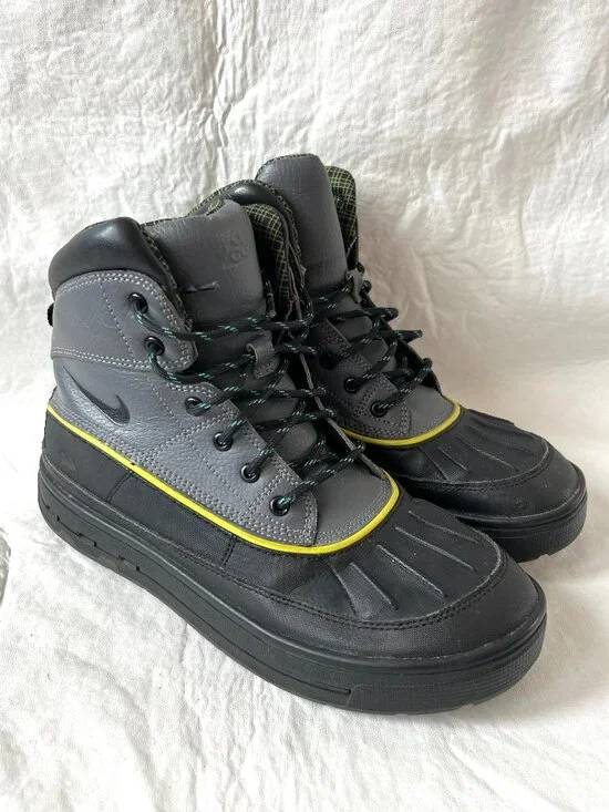 Nike winter boots ACG Woodside 2 High boots big kids 7Y gray black lace up duck