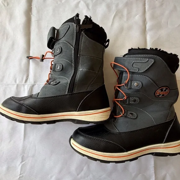 Totes Diamond gray fleece lined snow‎ boots orange laces boys 5