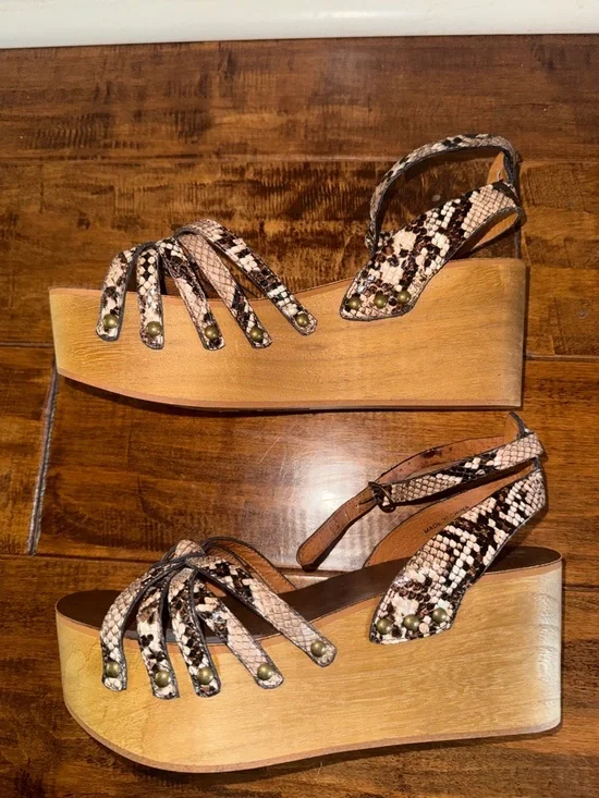 Jeffrey Campbell Snake Print Platform Sandals wooden size 7 EUC