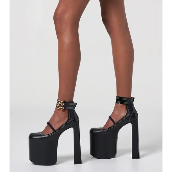 ❤️❤️ GCDS DIVINE HEELS size 7❤️❤️