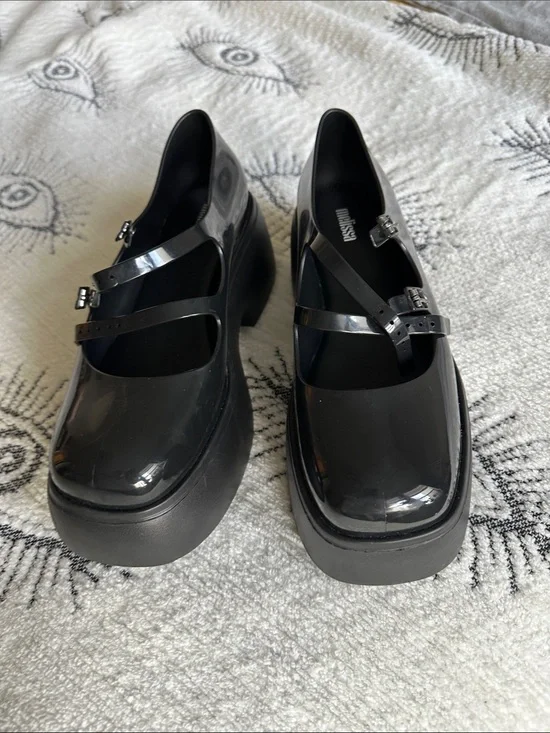 Melissa brand Farah shoes size 9