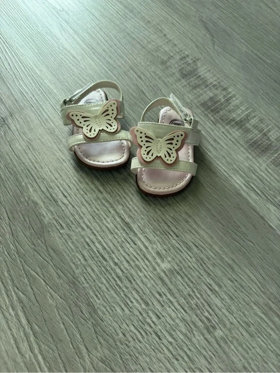 Kids Butterfly Strap Sandals in Light Pink and Cream